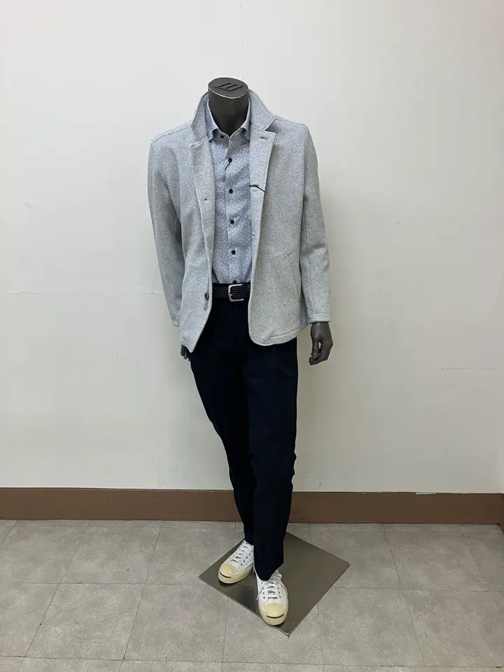 JOSEPH ABBOUD 加賀谷 コーディネート画像