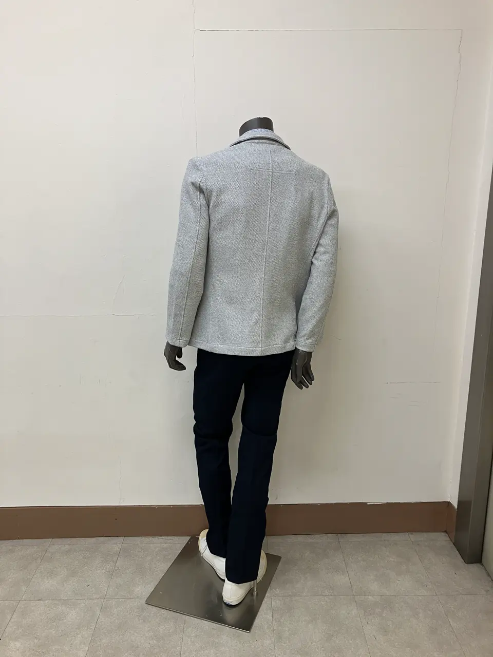 JOSEPH ABBOUD 加賀谷 コーディネート画像