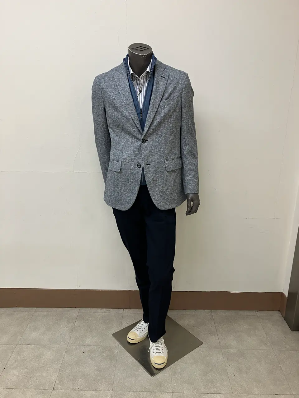 JOSEPH ABBOUD 加賀谷 コーディネート画像