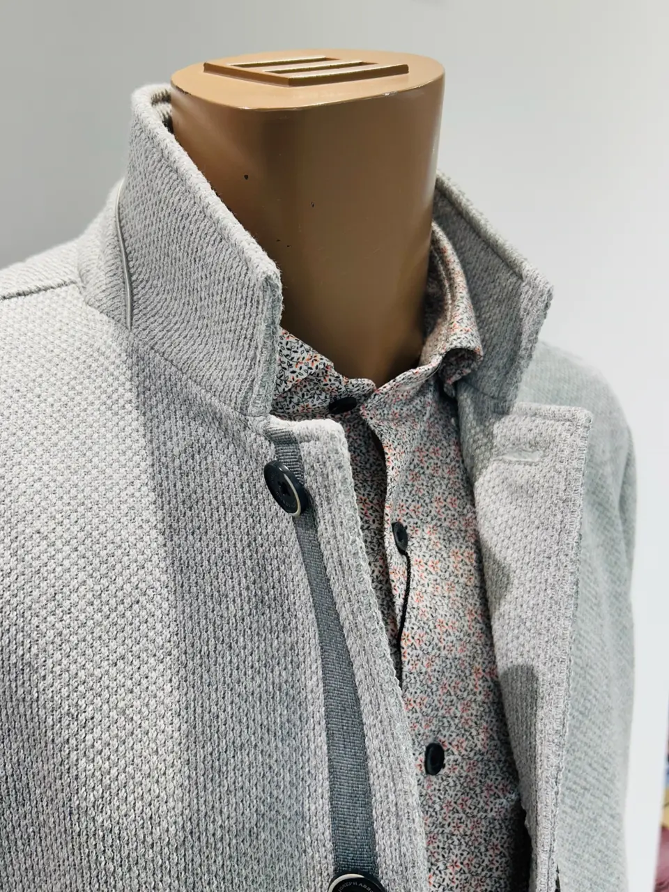 JOSEPH ABBOUD YANO コーディネート画像