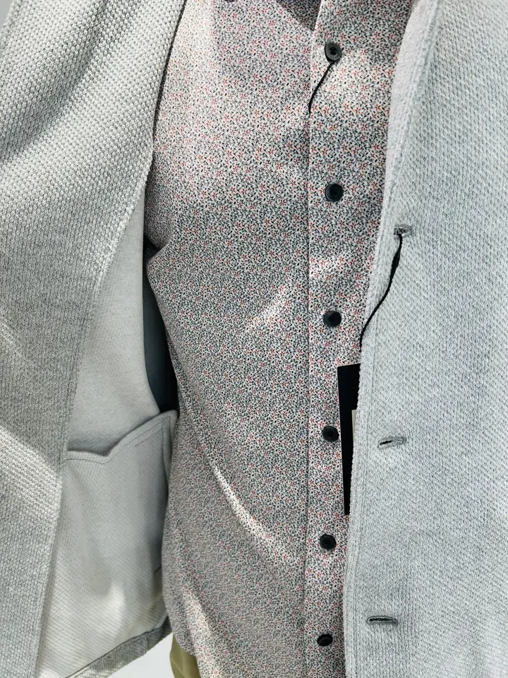 JOSEPH ABBOUD YANO コーディネート画像