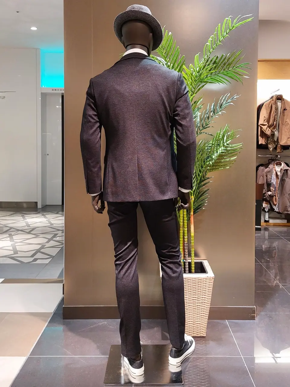 JOSEPH ABBOUD 清水 コーディネート画像