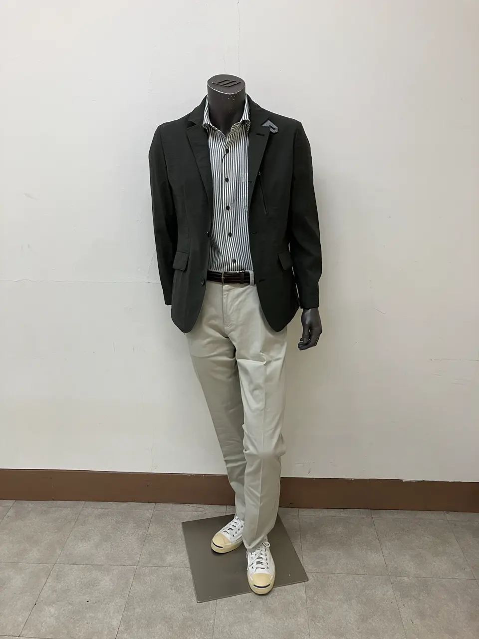 JOSEPH ABBOUD 加賀谷 コーディネート画像
