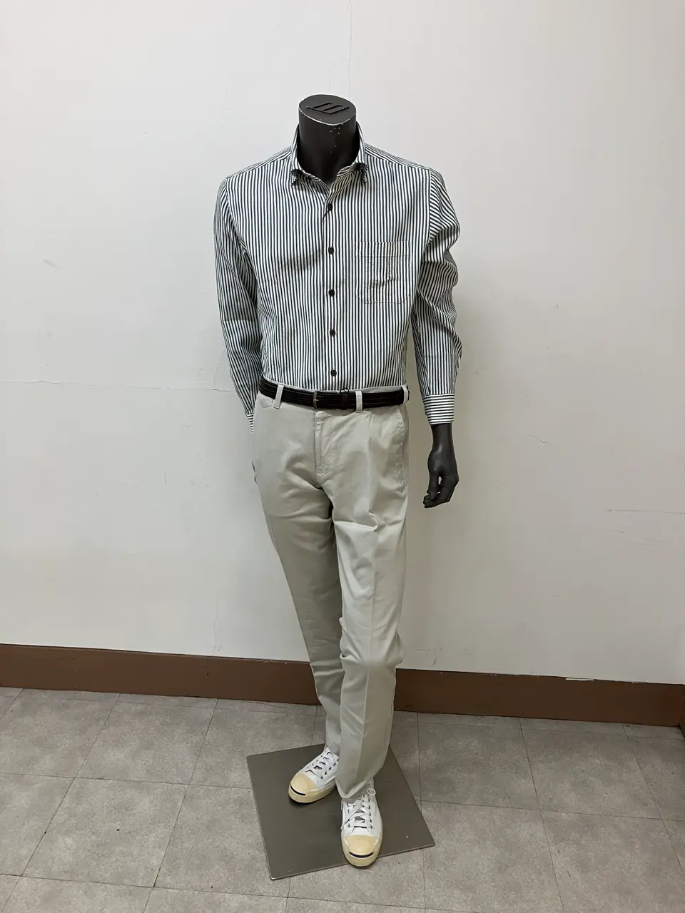 JOSEPH ABBOUD 加賀谷 コーディネート画像