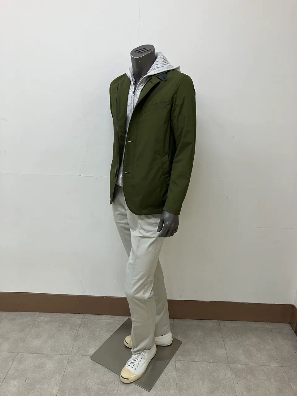 JOSEPH ABBOUD 加賀谷 コーディネート画像