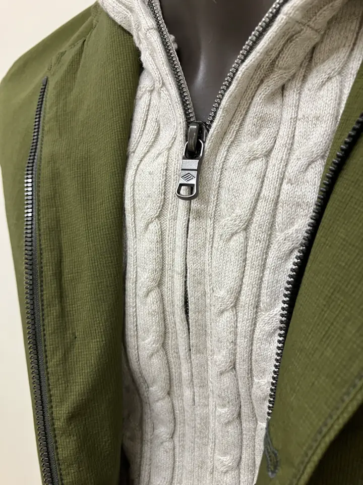 JOSEPH ABBOUD 加賀谷 コーディネート画像