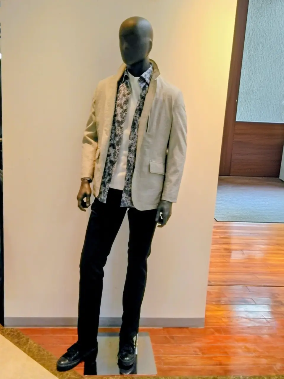  　伊丹 コーディネート画像