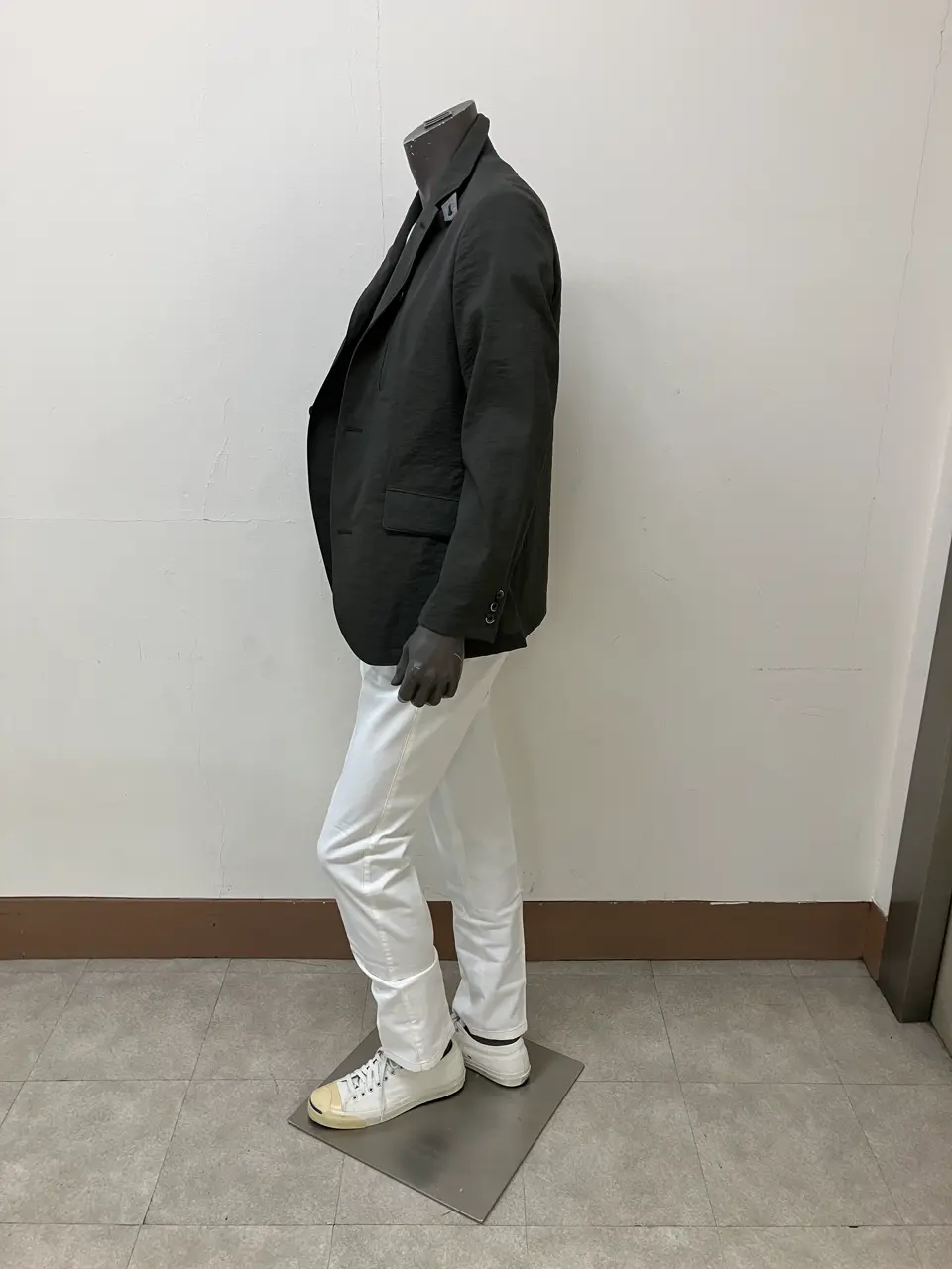 JOSEPH ABBOUD 加賀谷 コーディネート画像