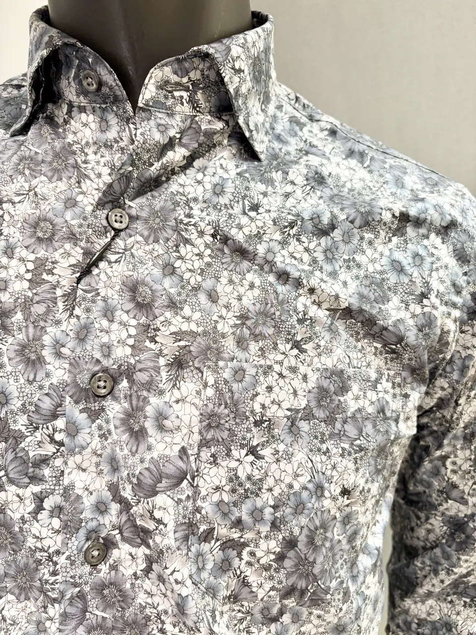 JOSEPH ABBOUD 二澤 コーディネート画像