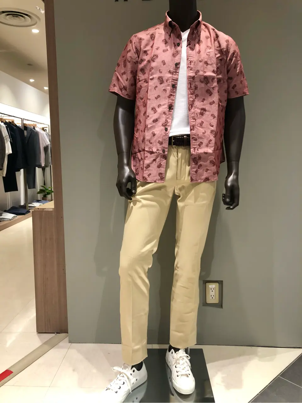 JOSEPH ABBOUD 川田 コーディネート画像