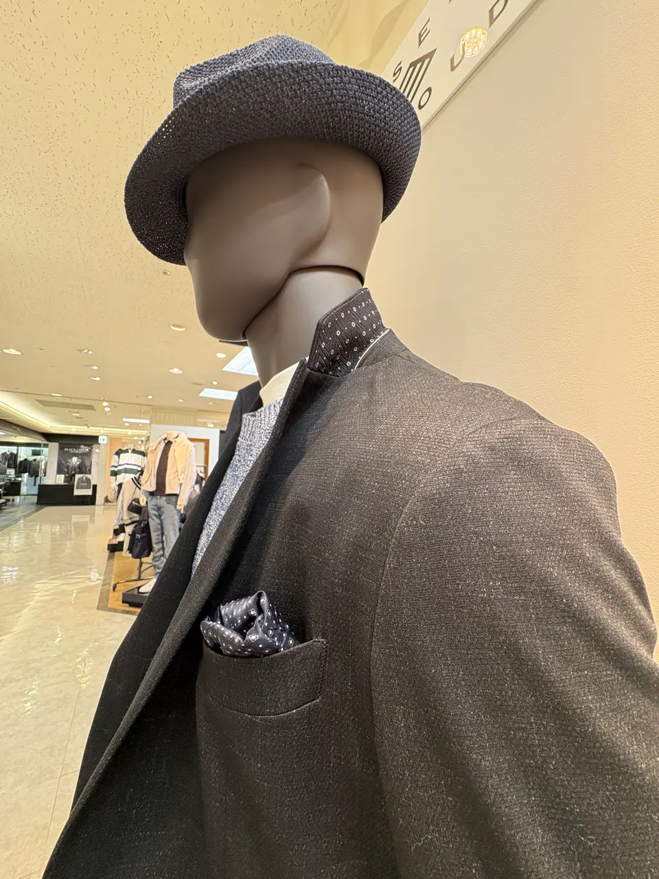 JOSEPH ABBOUD 坪井 コーディネート画像