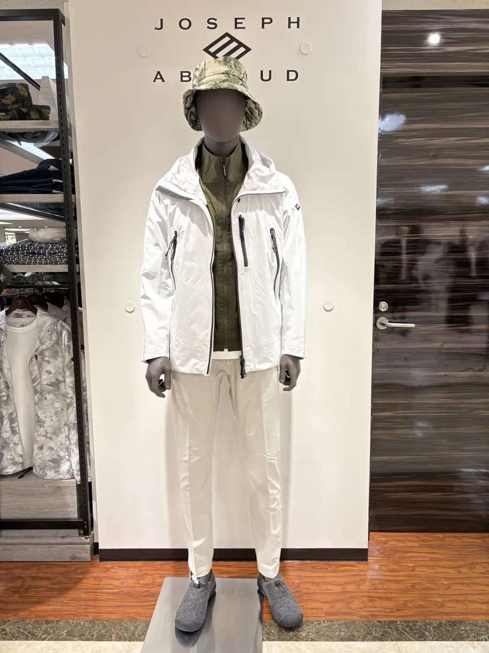  碇 コーディネート画像