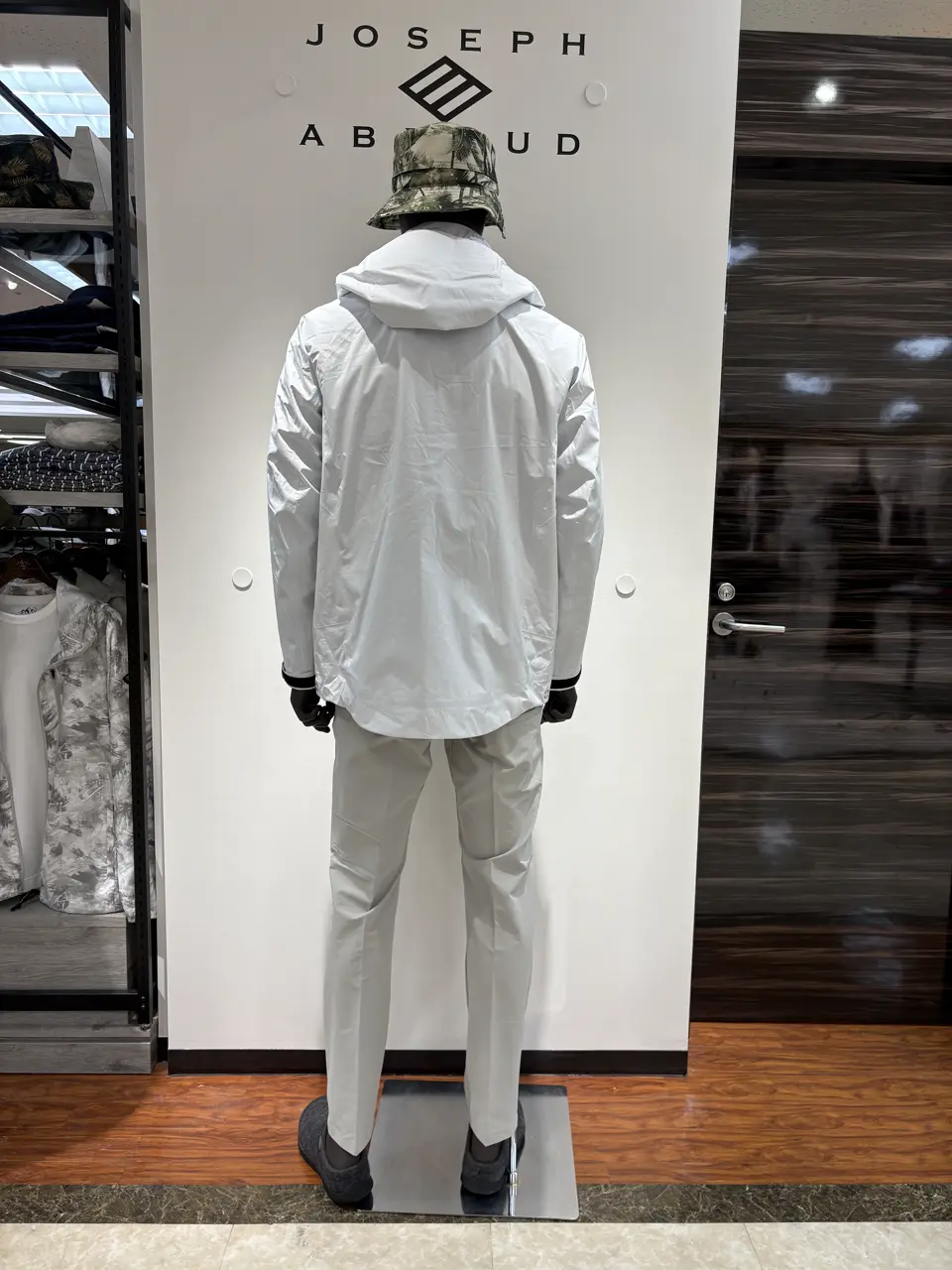 JOSEPH ABBOUD 碇 コーディネート画像