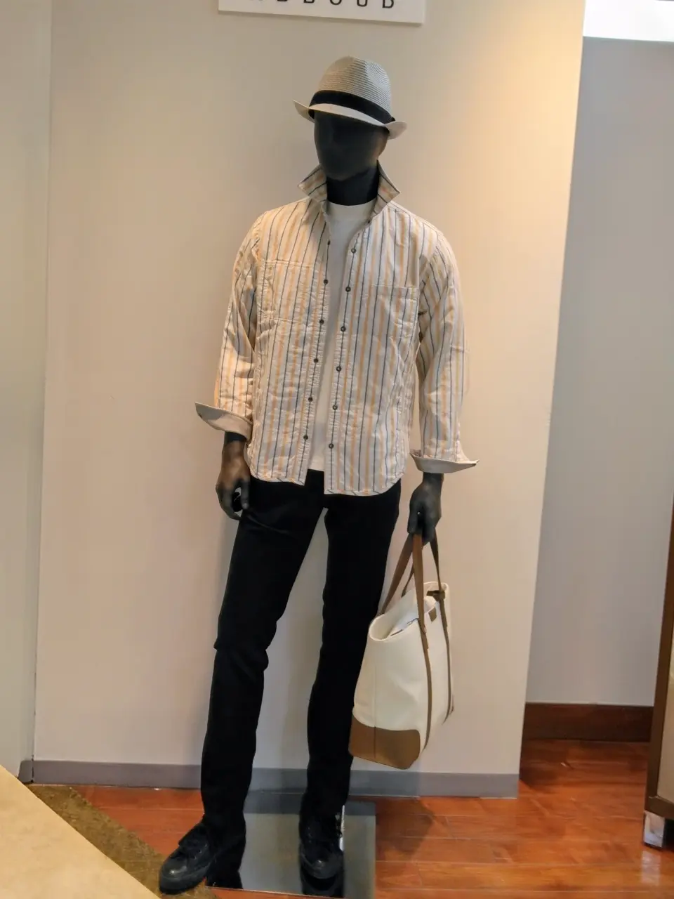  　伊丹 コーディネート画像