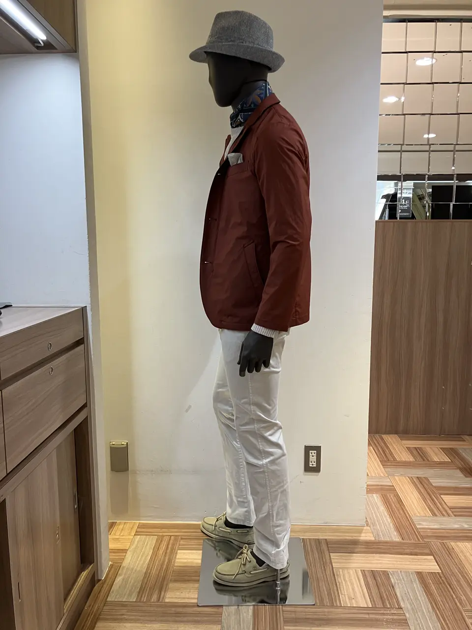 JOSEPH ABBOUD 小城 コーディネート画像