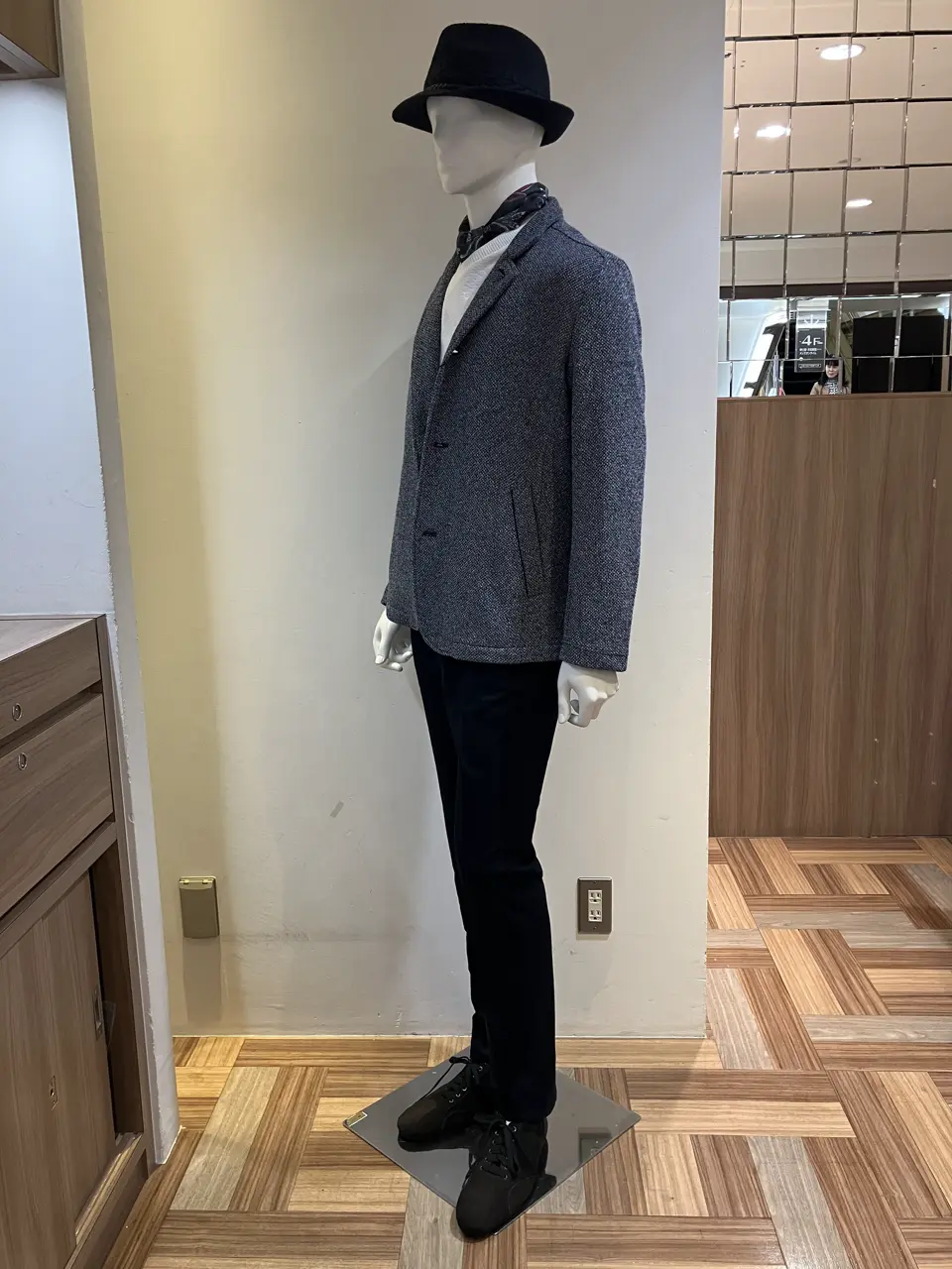 JOSEPH ABBOUD 小城 コーディネート画像