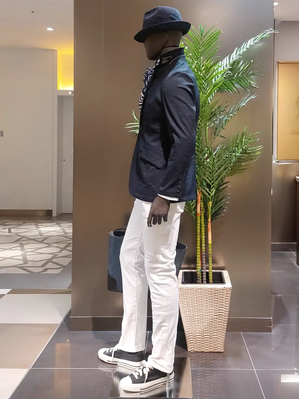 JOSEPH ABBOUD 清水 コーディネート画像