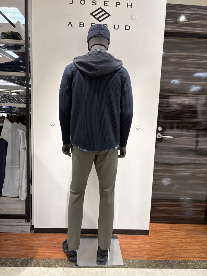 JOSEPH ABBOUD 碇 コーディネート画像