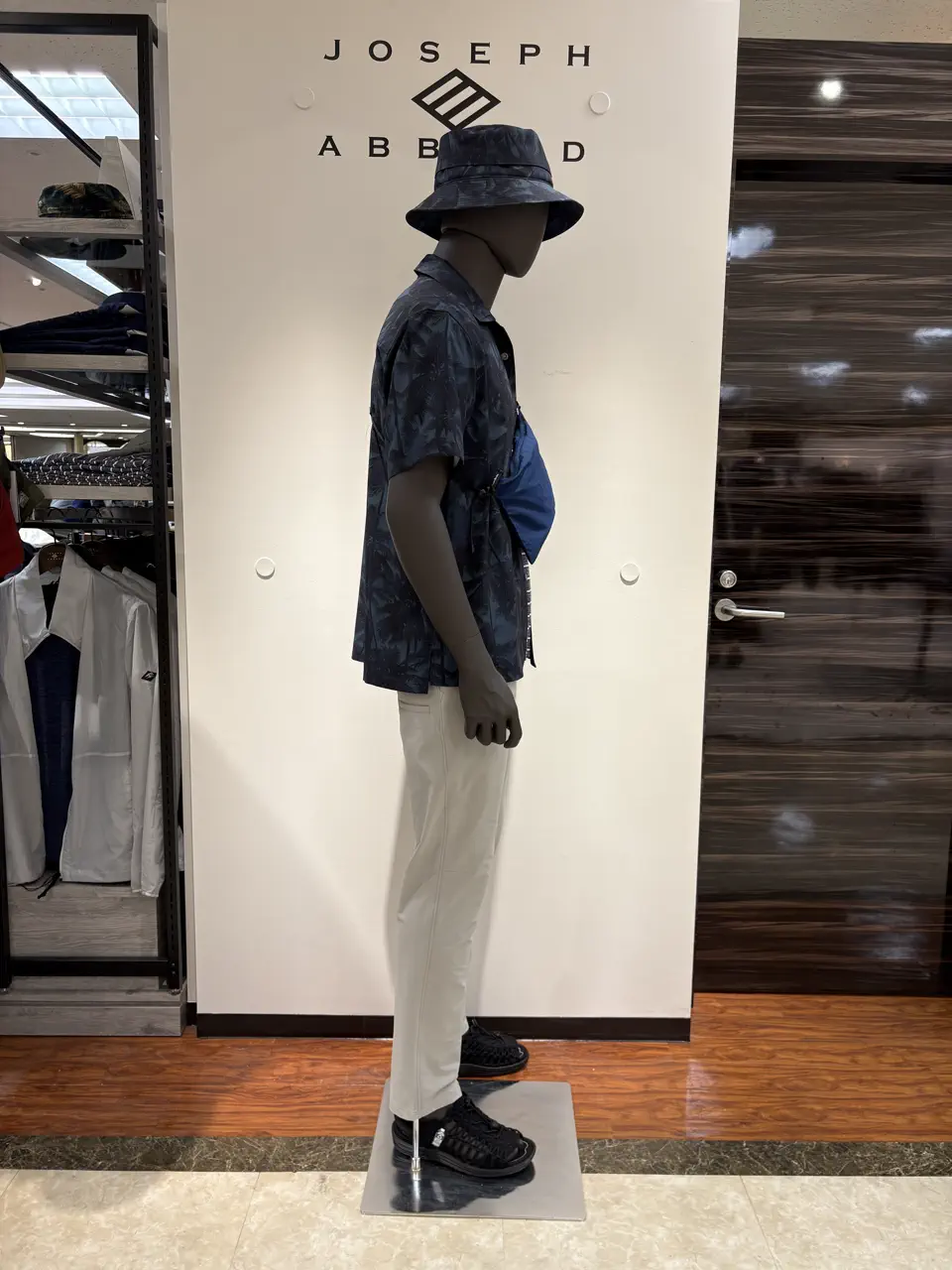 JOSEPH ABBOUD 碇 コーディネート画像