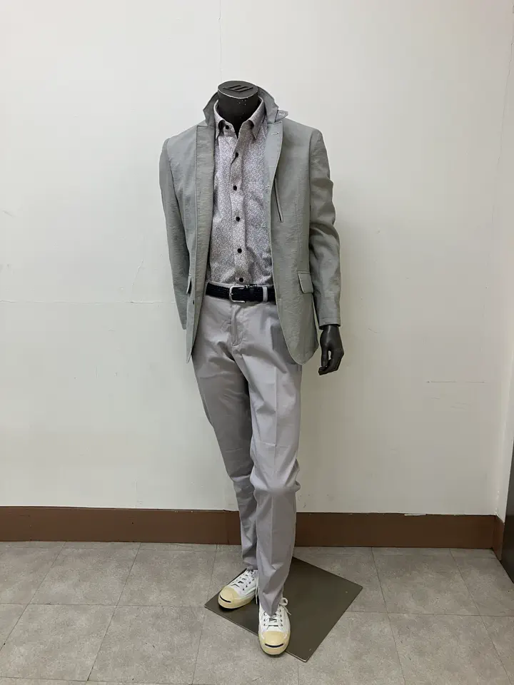 JOSEPH ABBOUD 加賀谷 コーディネート画像