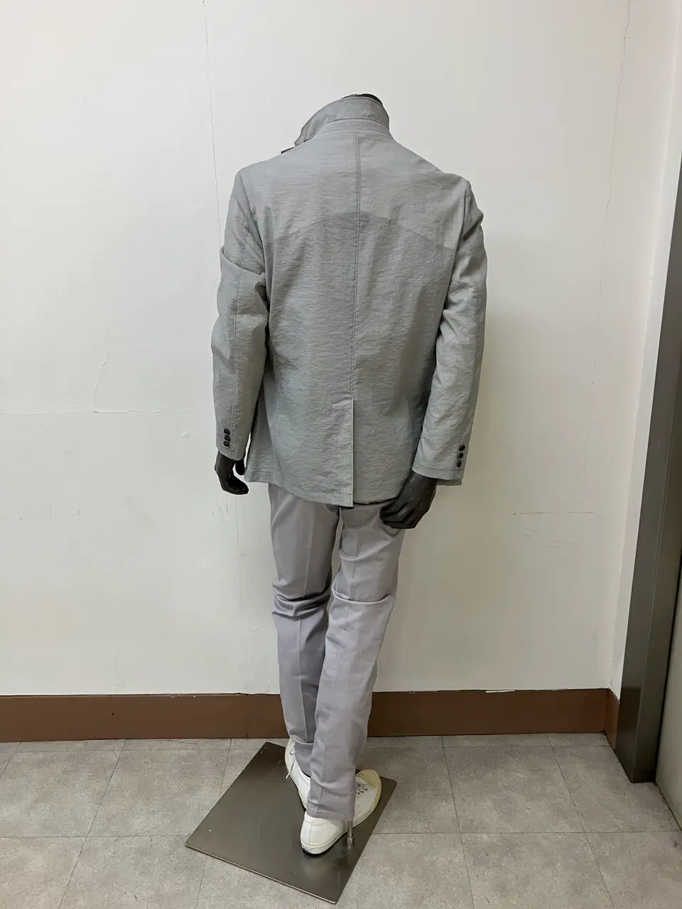 JOSEPH ABBOUD 加賀谷 コーディネート画像