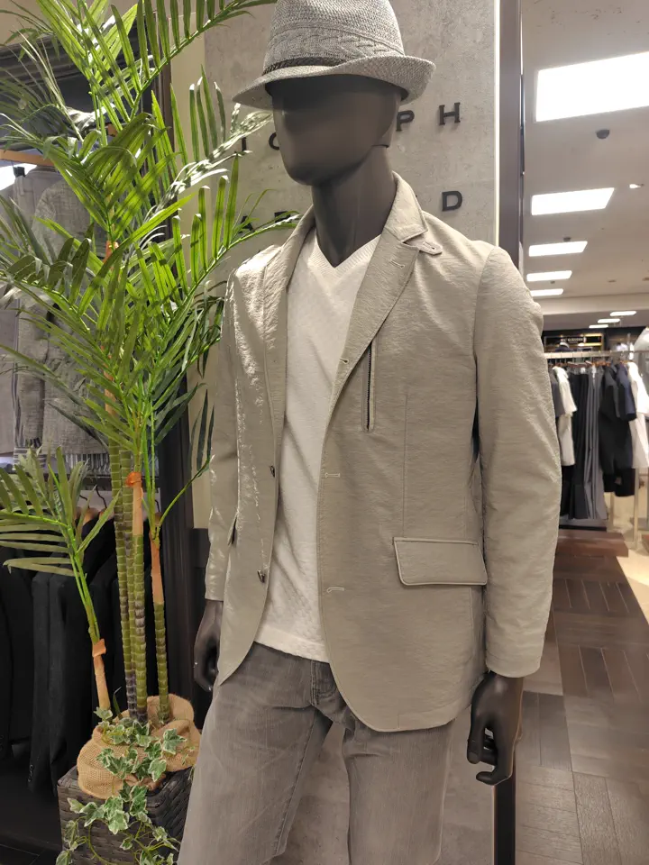 JOSEPH ABBOUD スタッフ コーディネート画像