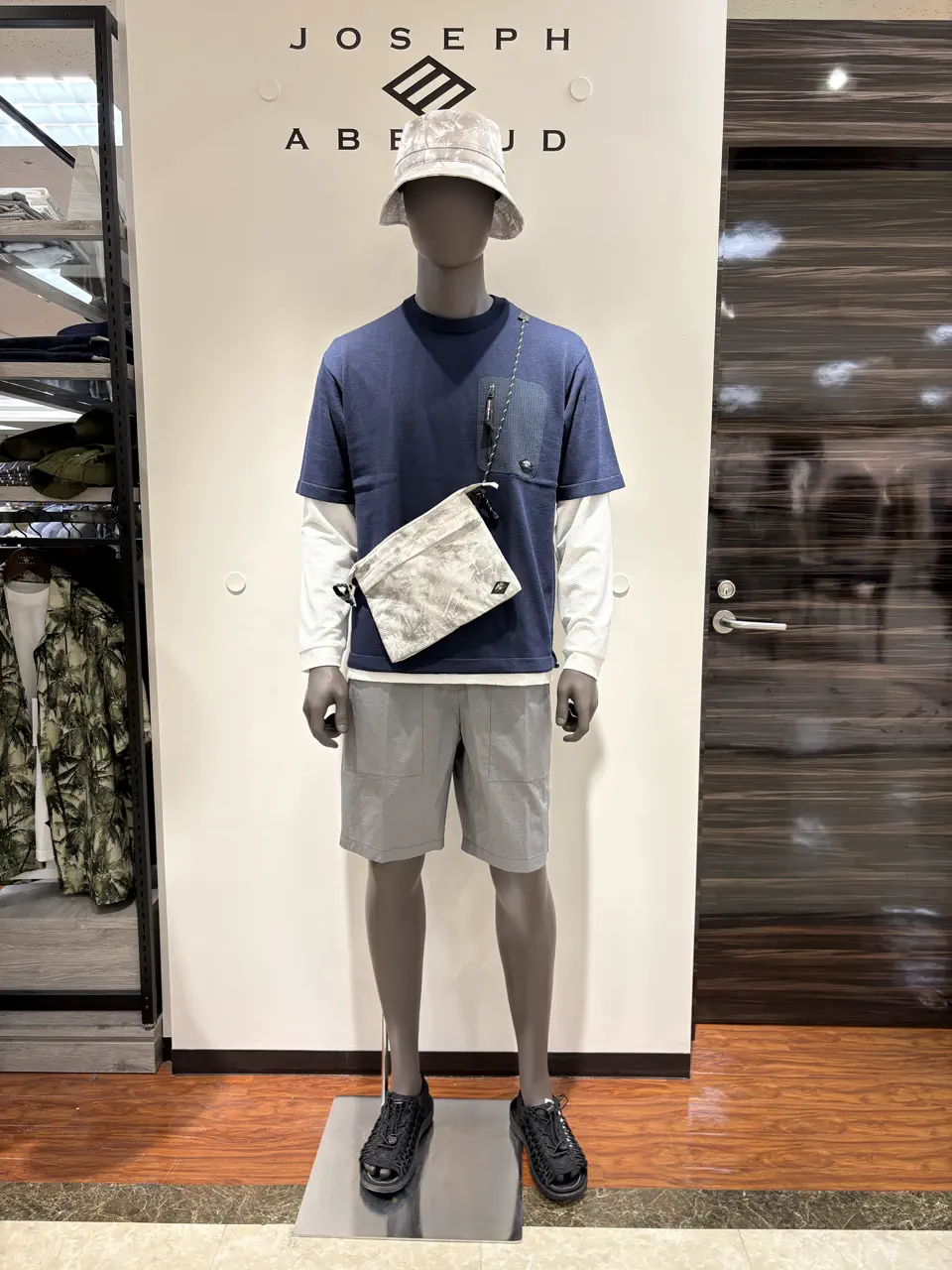  碇 コーディネート画像