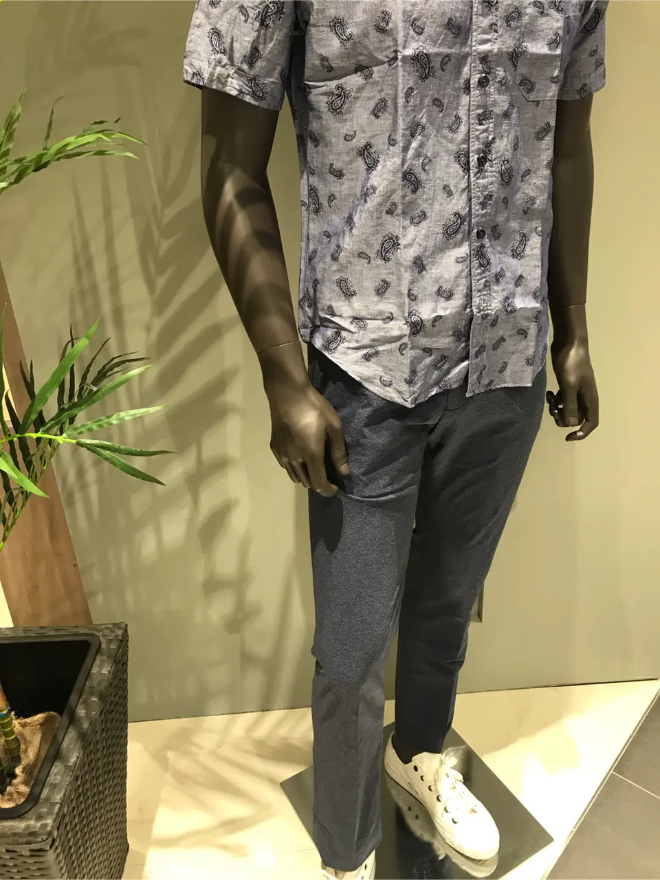 JOSEPH ABBOUD 伊津野 コーディネート画像