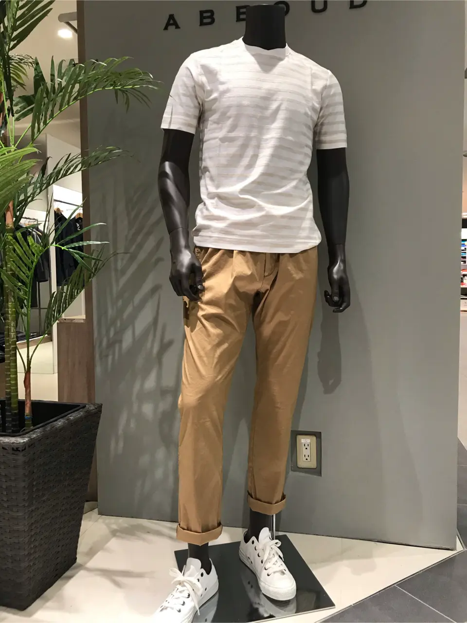 JOSEPH ABBOUD 伊津野 コーディネート画像