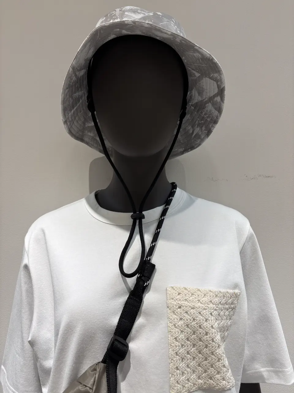JOSEPH ABBOUD 坪井 コーディネート画像