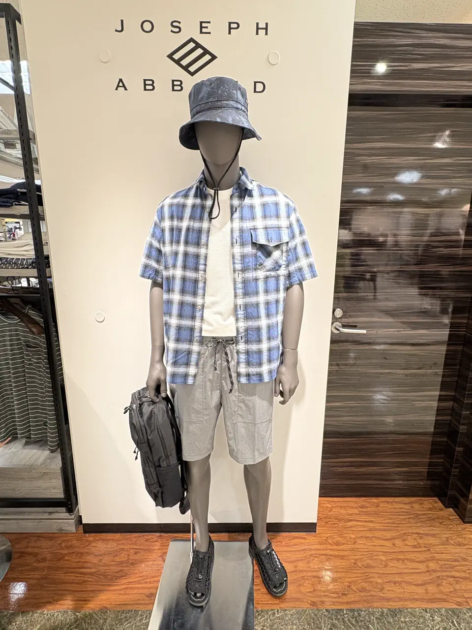 JOSEPH ABBOUD 坪井 コーディネート画像