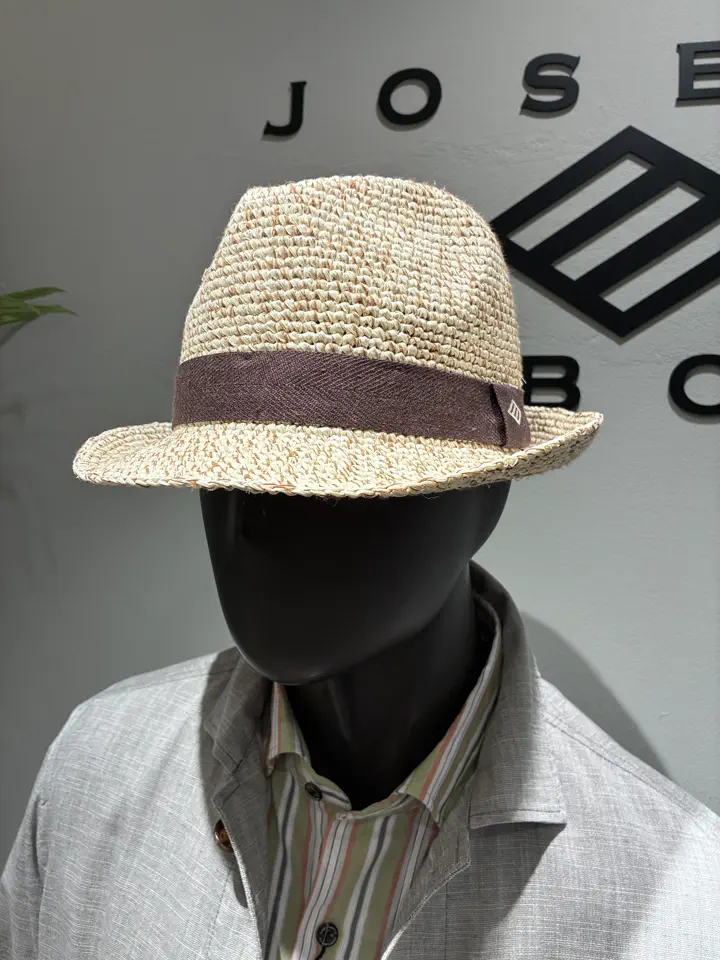 JOSEPH ABBOUD 伊津野 コーディネート画像