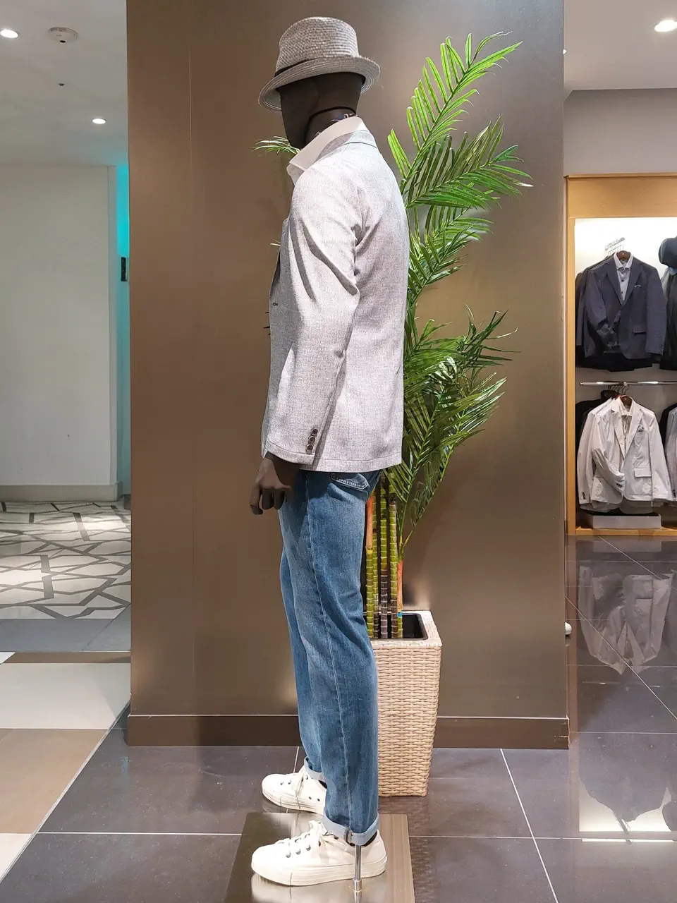 JOSEPH ABBOUD 清水 コーディネート画像