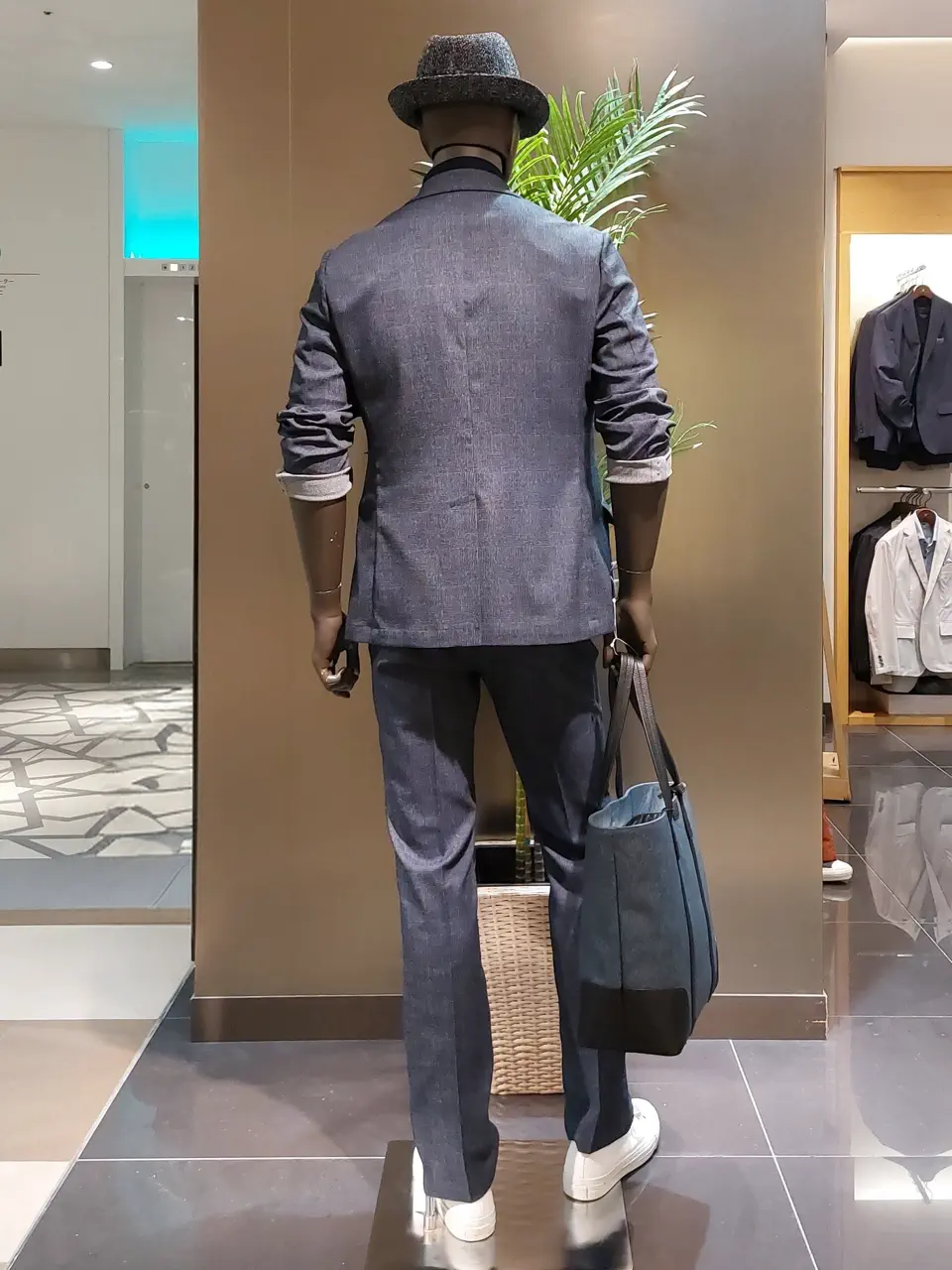 JOSEPH ABBOUD 清水 コーディネート画像