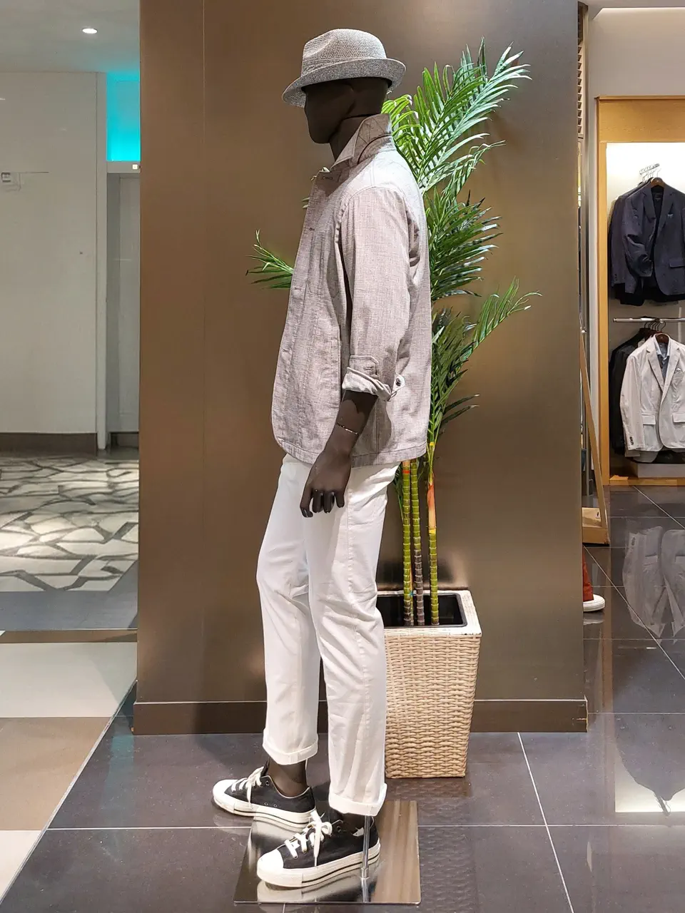 JOSEPH ABBOUD 清水 コーディネート画像