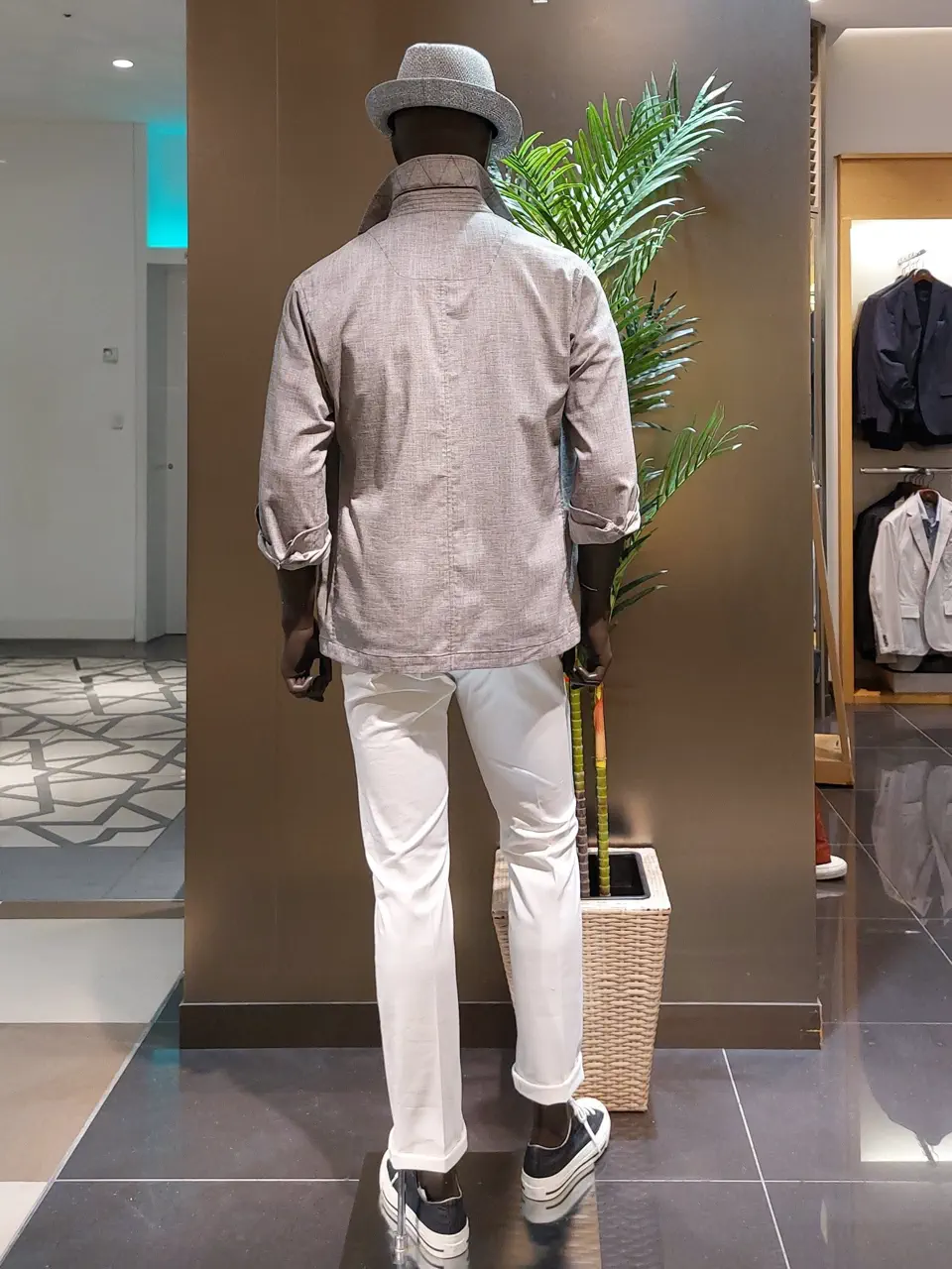 JOSEPH ABBOUD 清水 コーディネート画像