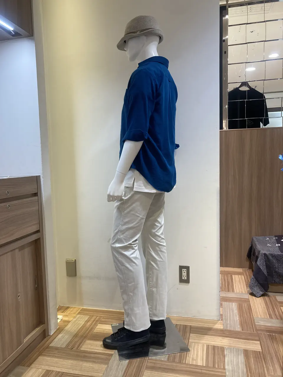 JOSEPH ABBOUD スタッフ コーディネート画像