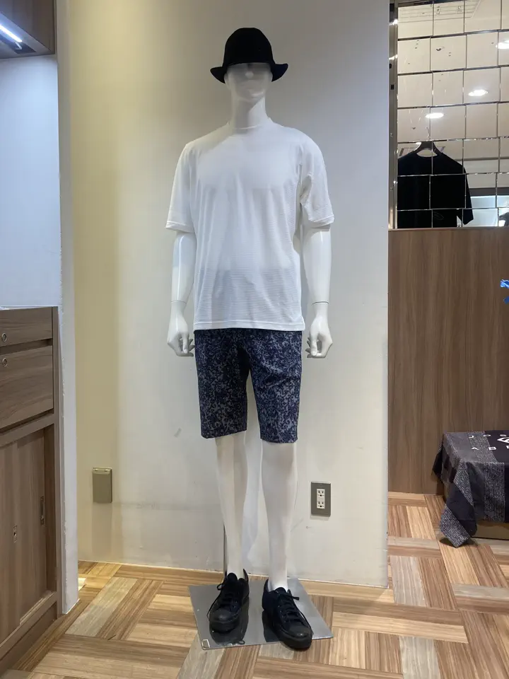 JOSEPH ABBOUD スタッフ コーディネート画像