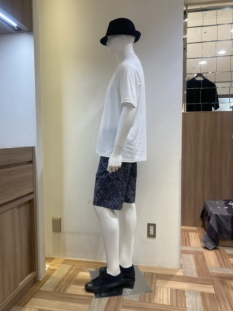 JOSEPH ABBOUD スタッフ コーディネート画像