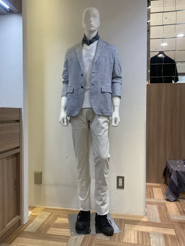 JOSEPH ABBOUD スタッフ コーディネート画像