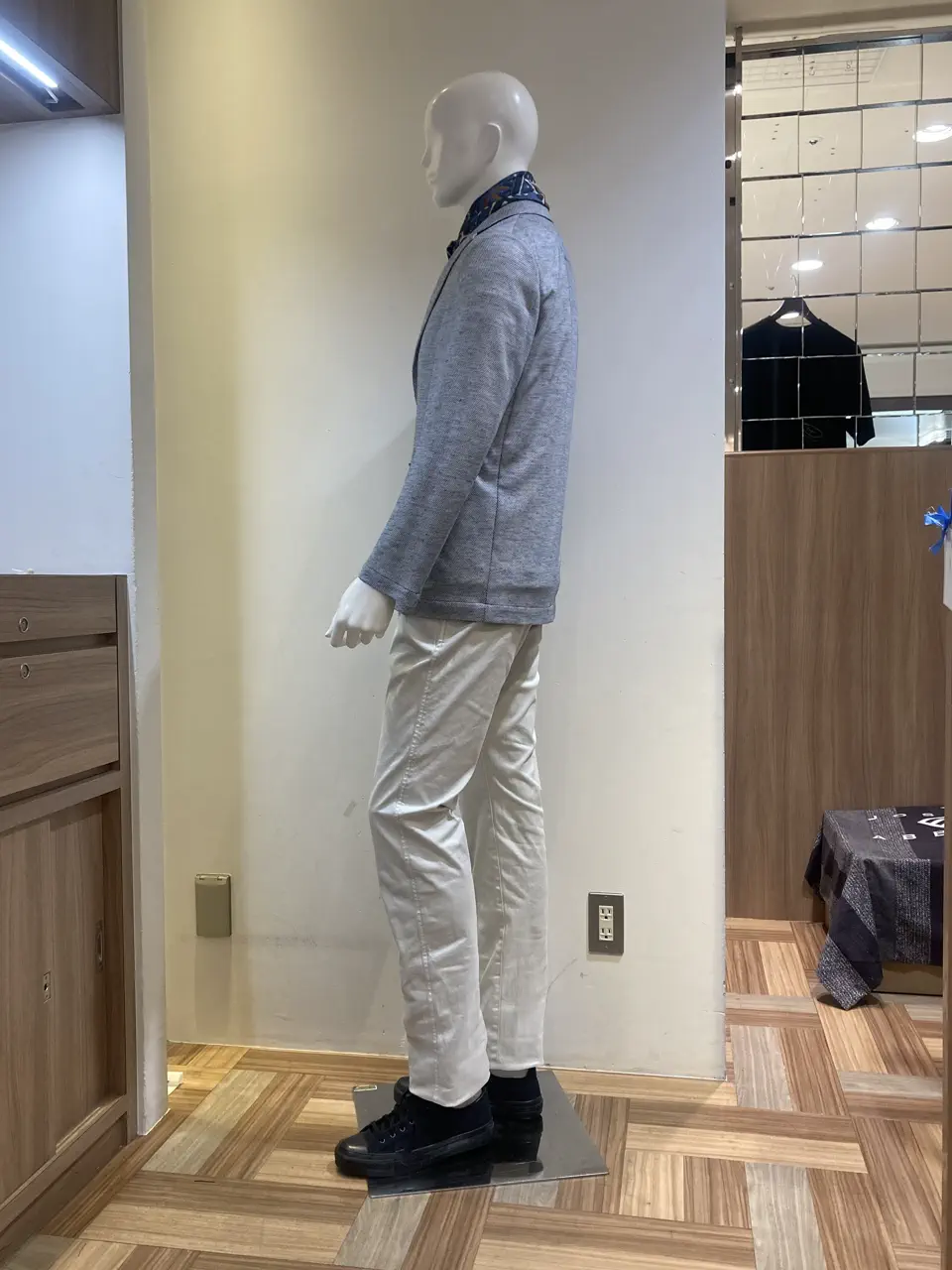 JOSEPH ABBOUD スタッフ コーディネート画像