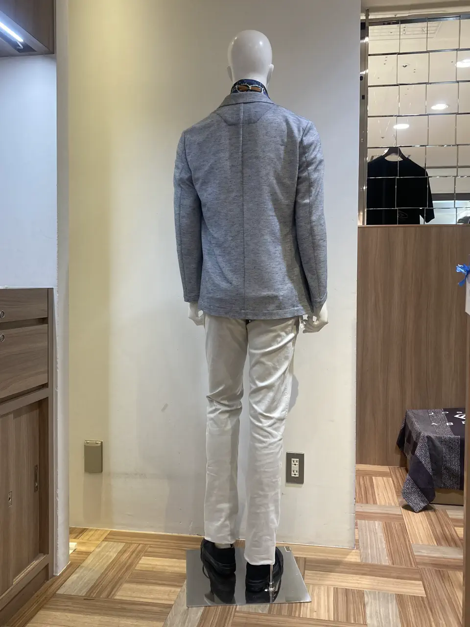 JOSEPH ABBOUD スタッフ コーディネート画像