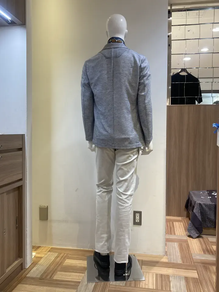 JOSEPH ABBOUD スタッフ コーディネート画像
