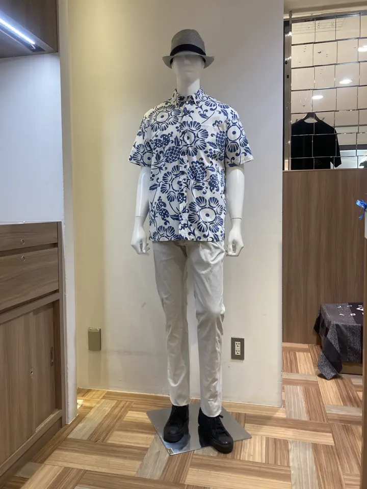 JOSEPH ABBOUD スタッフ コーディネート画像