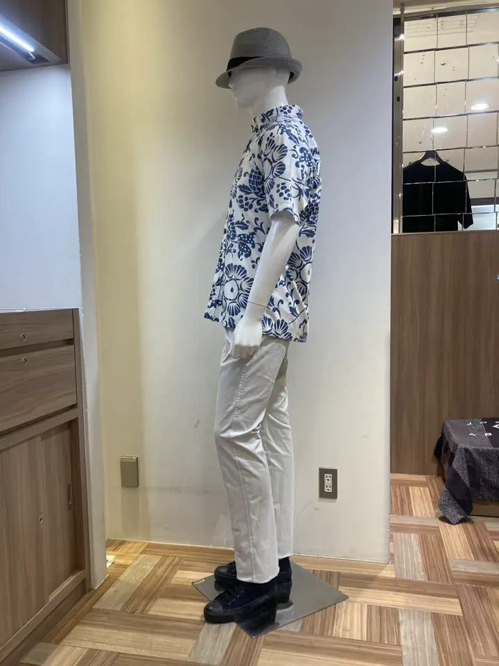 JOSEPH ABBOUD スタッフ コーディネート画像