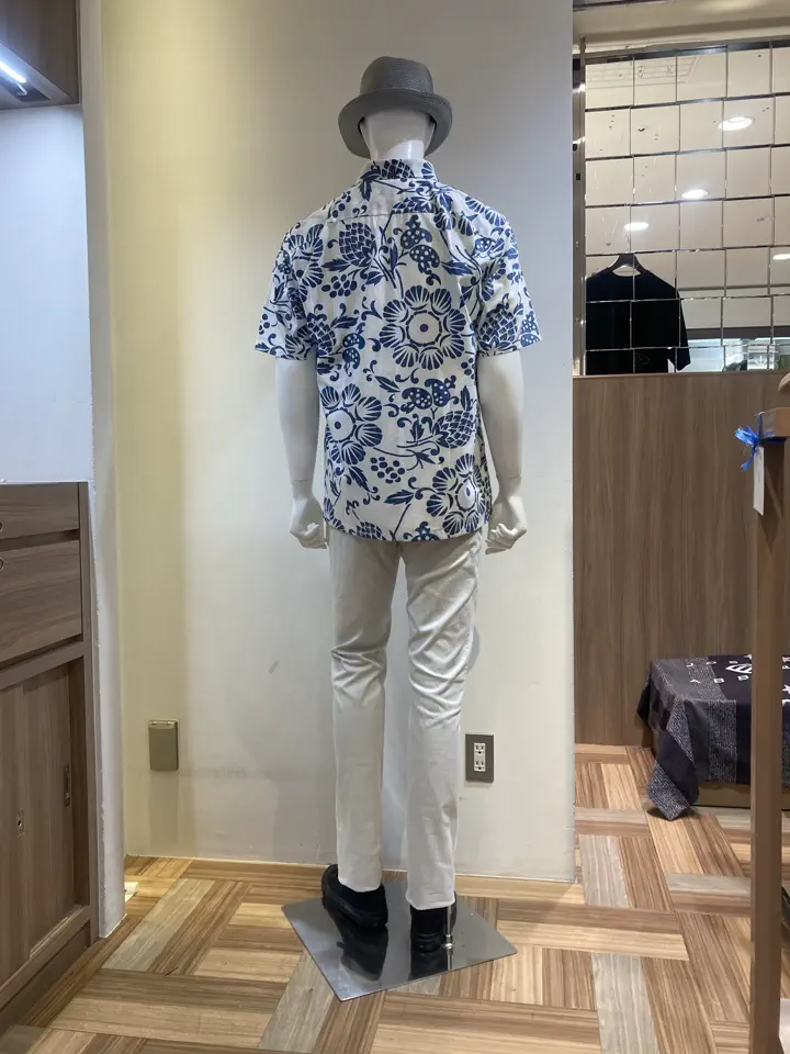 JOSEPH ABBOUD スタッフ コーディネート画像