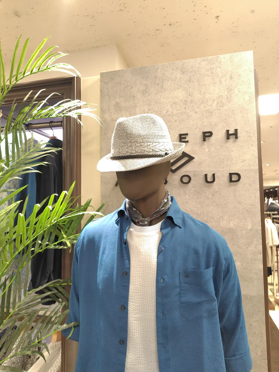 JOSEPH ABBOUD スタッフ コーディネート画像