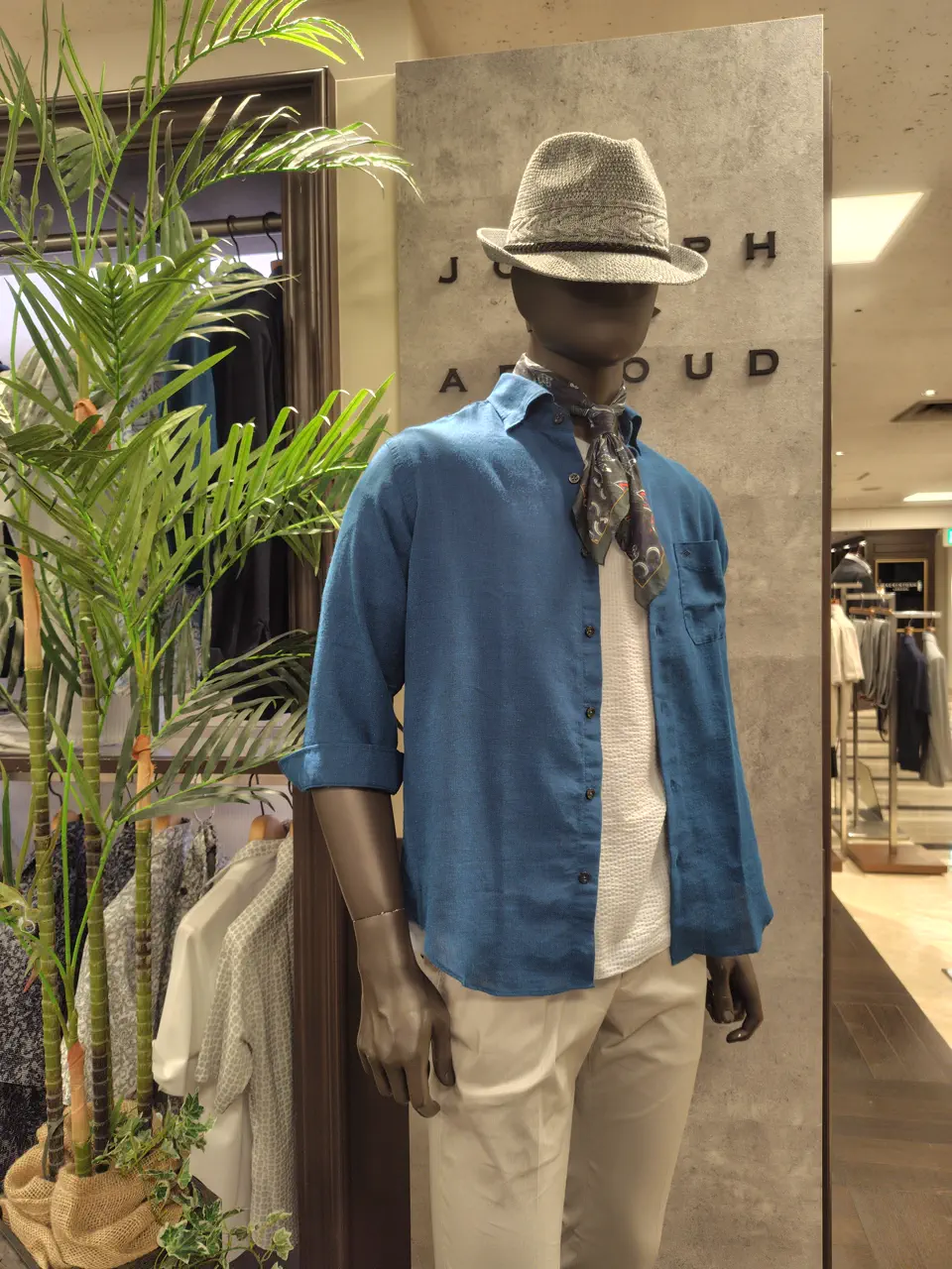 JOSEPH ABBOUD スタッフ コーディネート画像