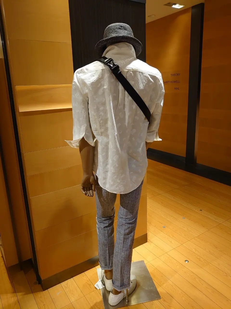 JOSEPH ABBOUD 三宅 コーディネート画像