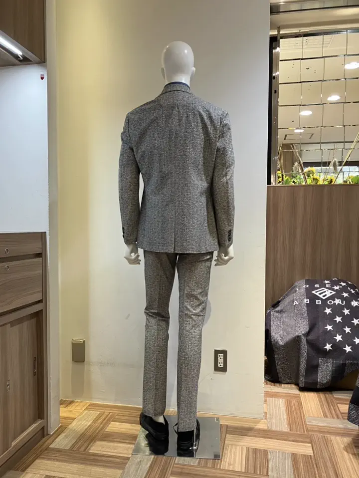 JOSEPH ABBOUD スタッフ コーディネート画像